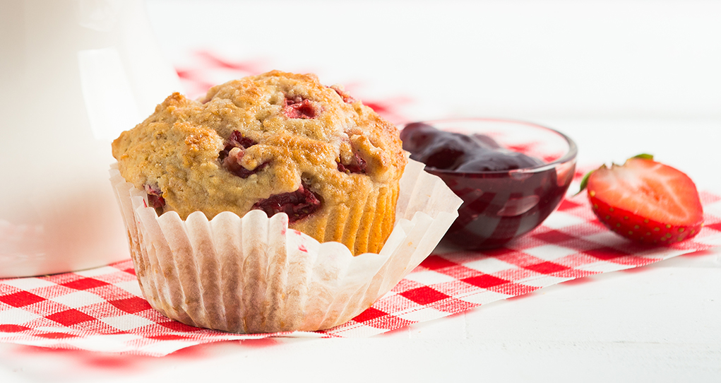 Honeyed Strawberry Yogourt Muffins